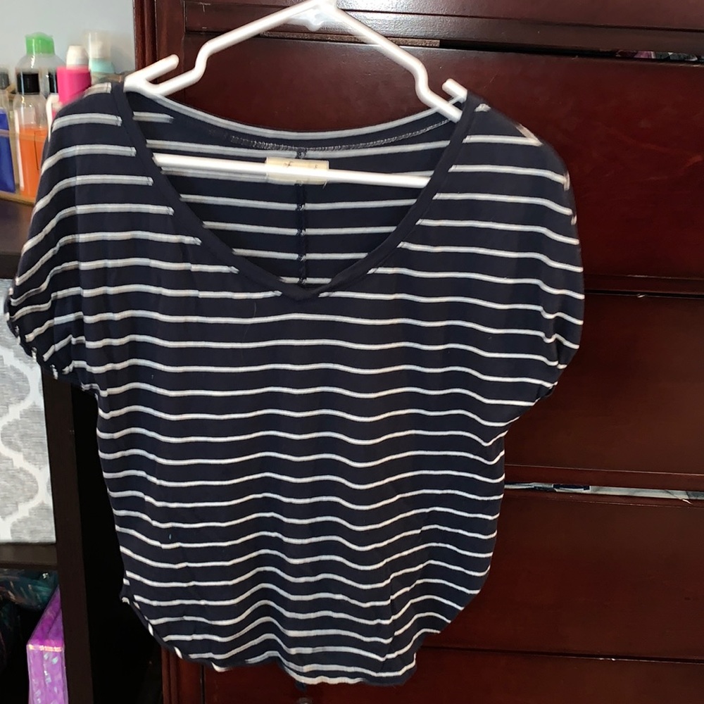 Hollister tee